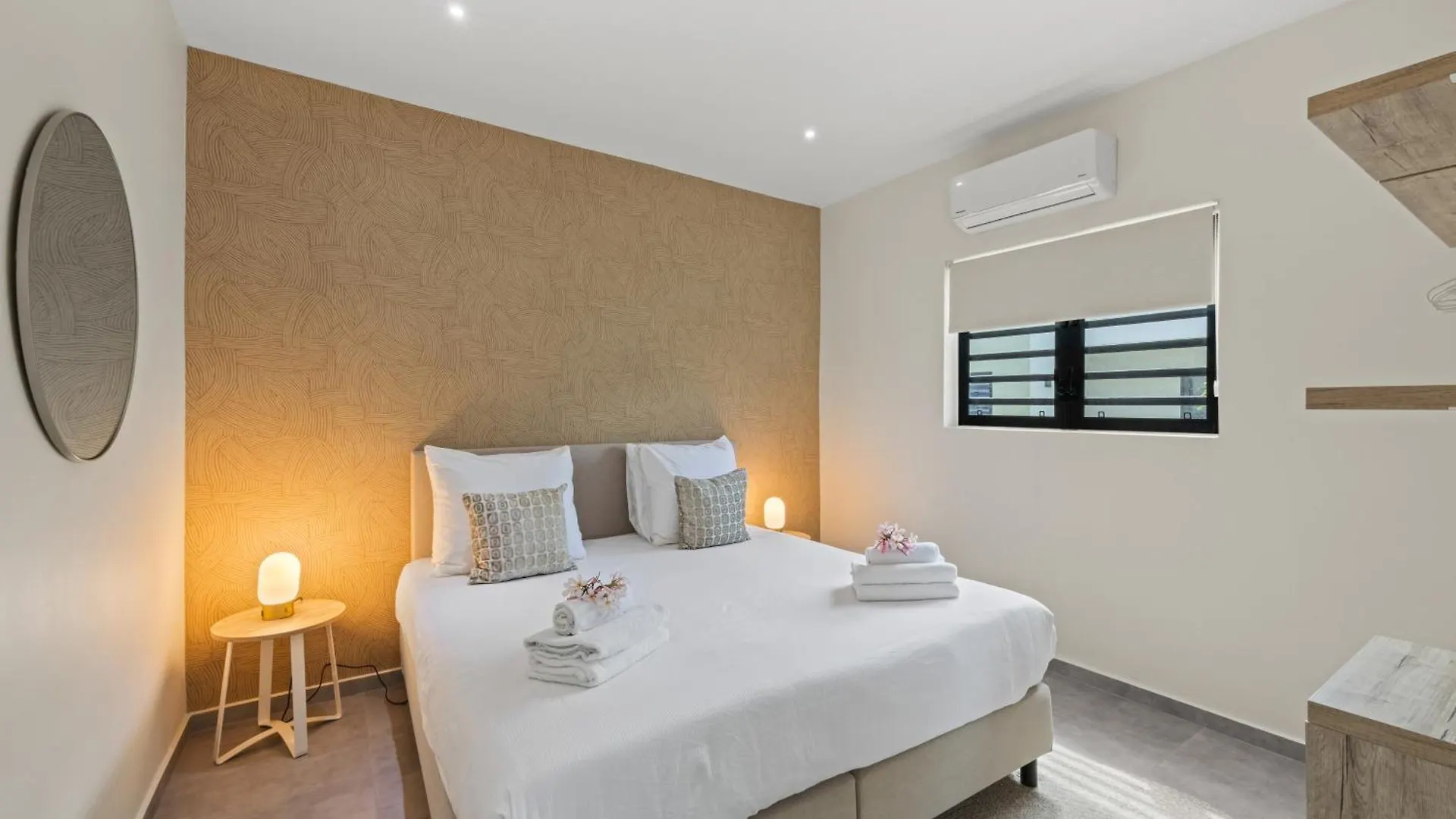 Villa Pura Vida Met Privezwembad, Mambo Beach Willemstad