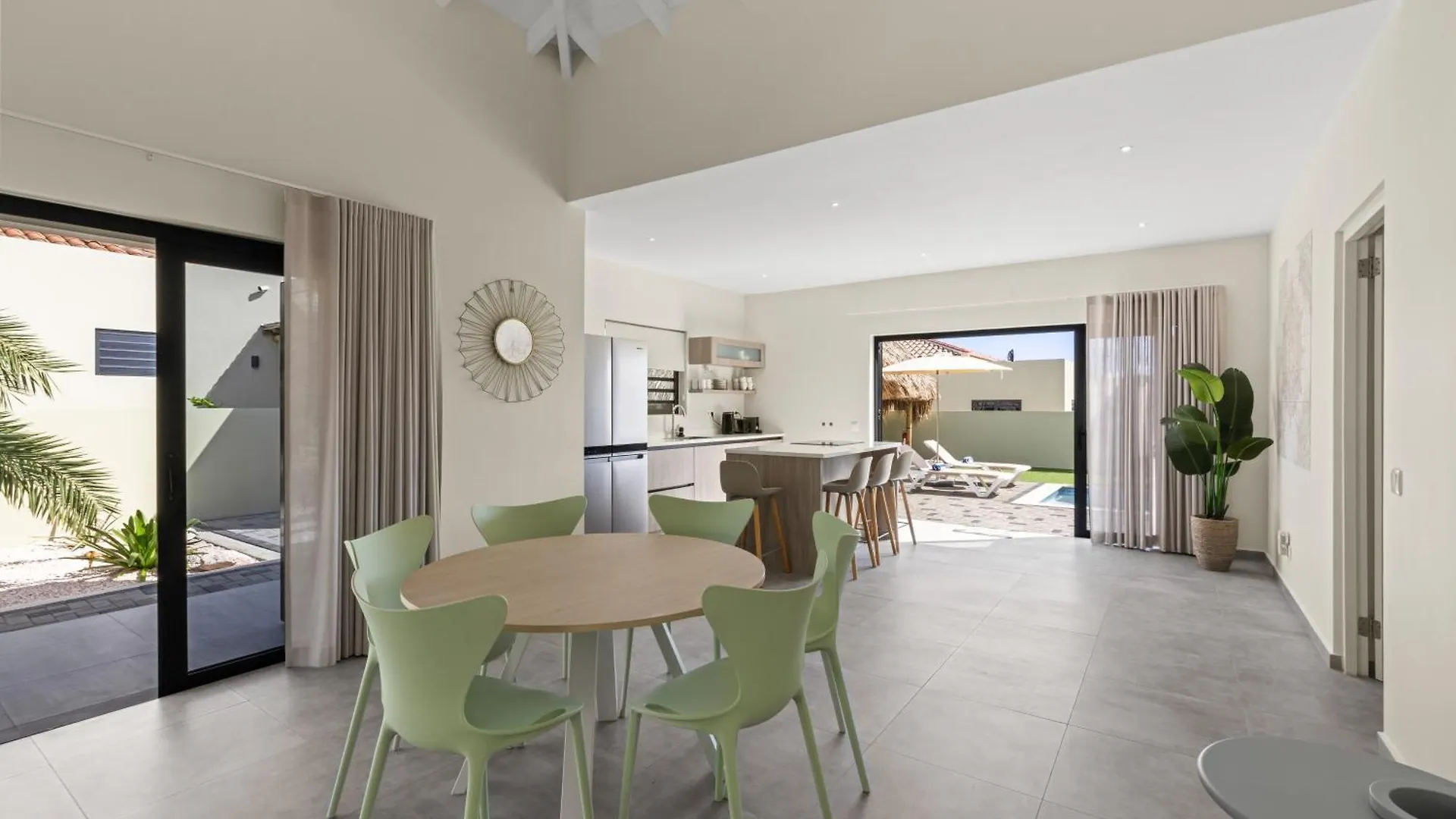 Villa Pura Vida Met Privezwembad, Mambo Beach Willemstad
