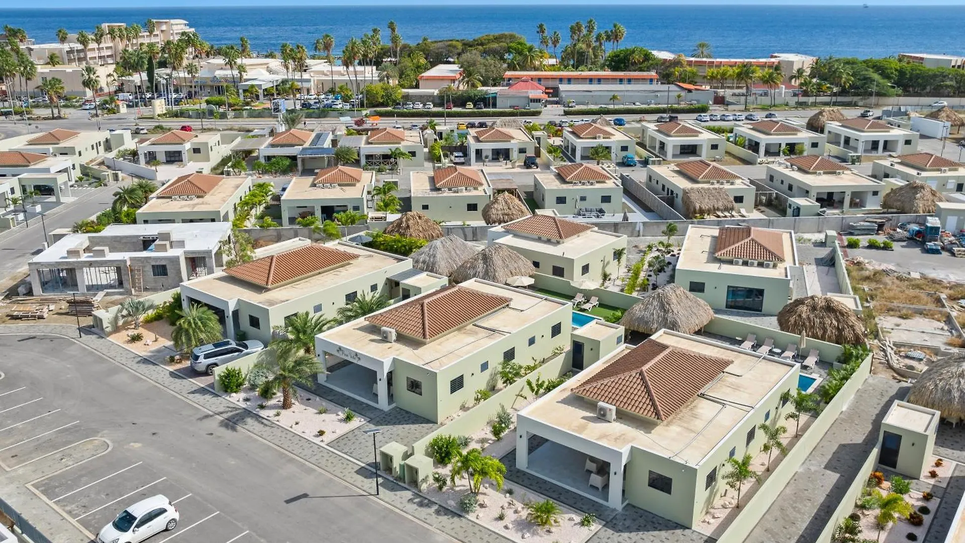 Villa Pura Vida Met Privezwembad, Mambo Beach Willemstad