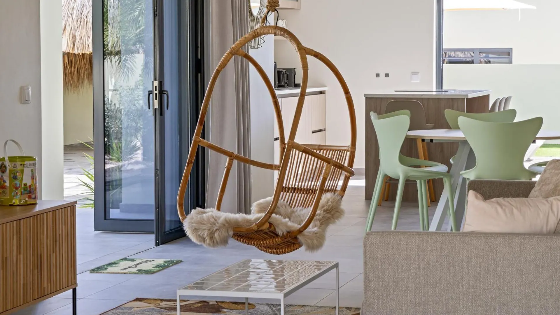 Villa Pura Vida Met Privezwembad, Mambo Beach Willemstad