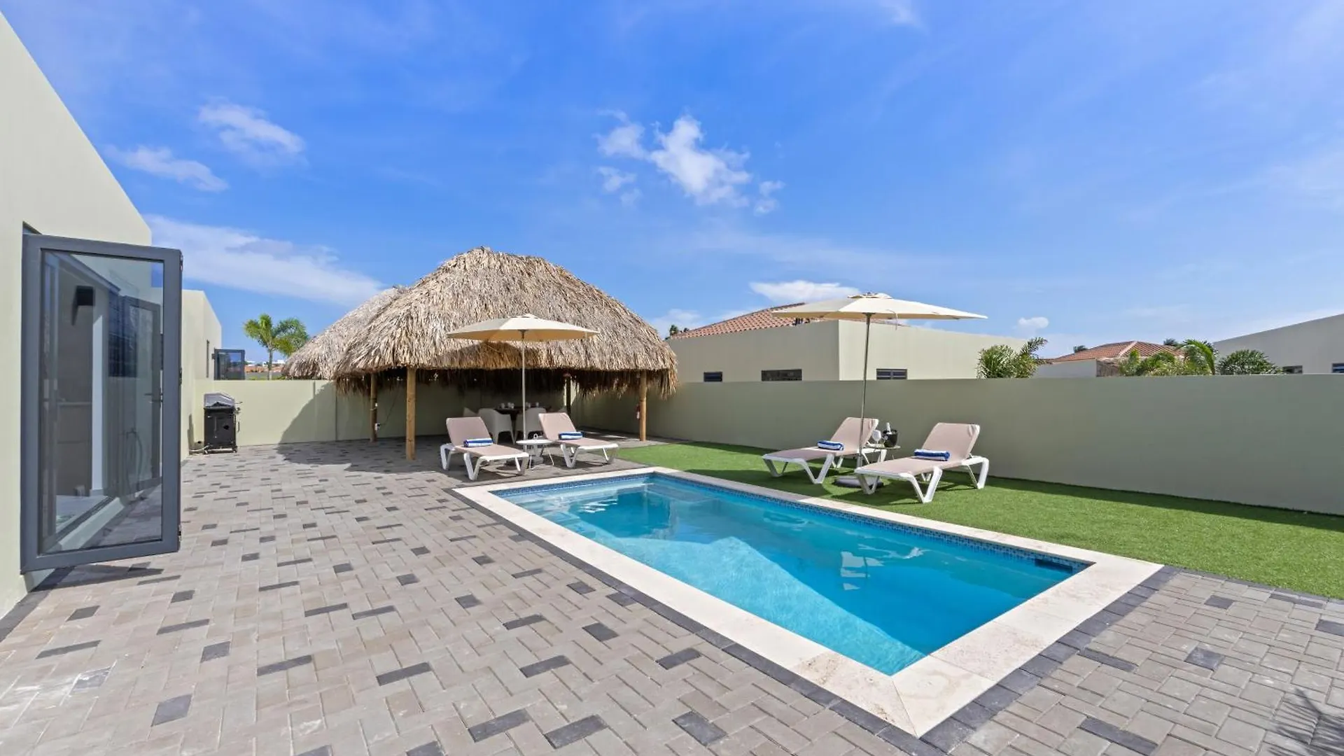 Villa Pura Vida Met Privezwembad, Mambo Beach Willemstad