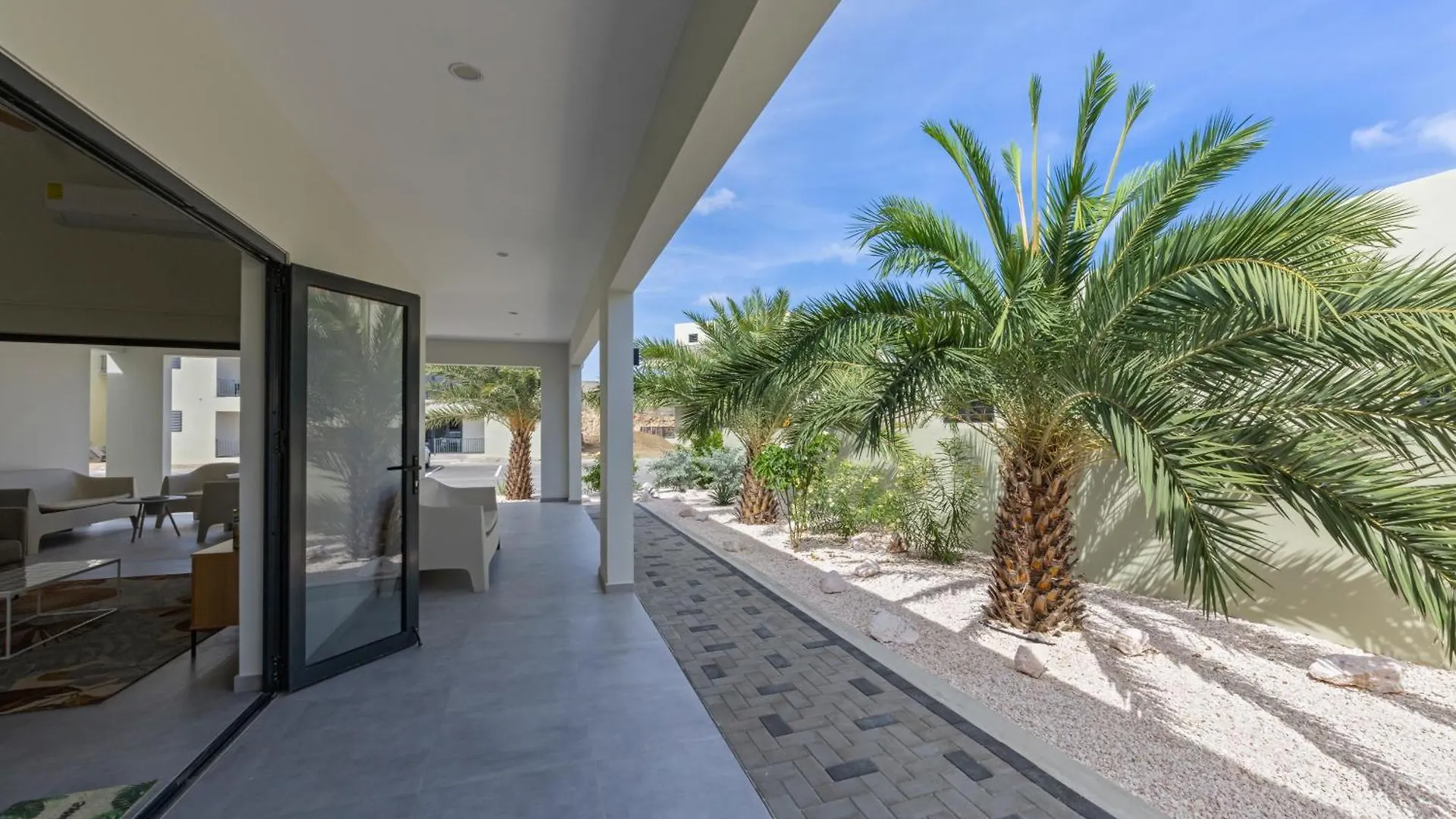 Villa Pura Vida Met Privezwembad, Mambo Beach Willemstad